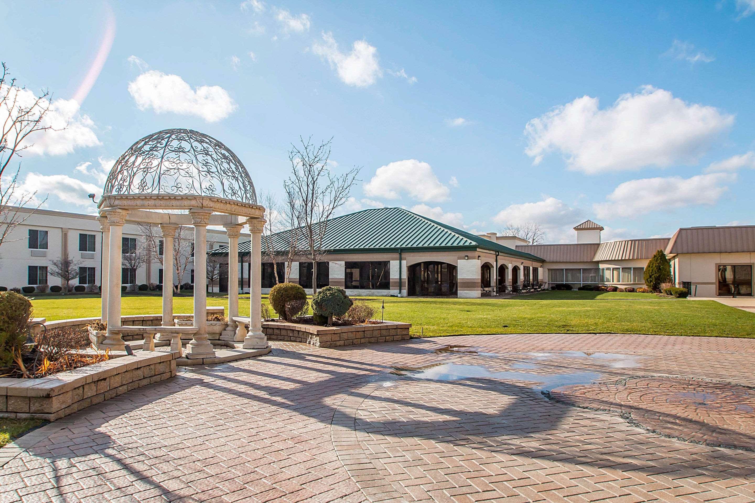 Clarion Inn Elmhurst - Oak Brook Near I-88, I-290, I-294 Exterior photo